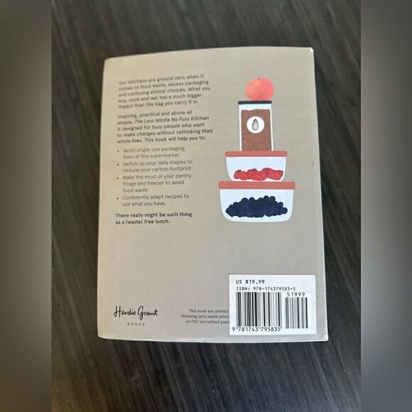 Less waste no fuss kitchen book - Picture 2 of 6